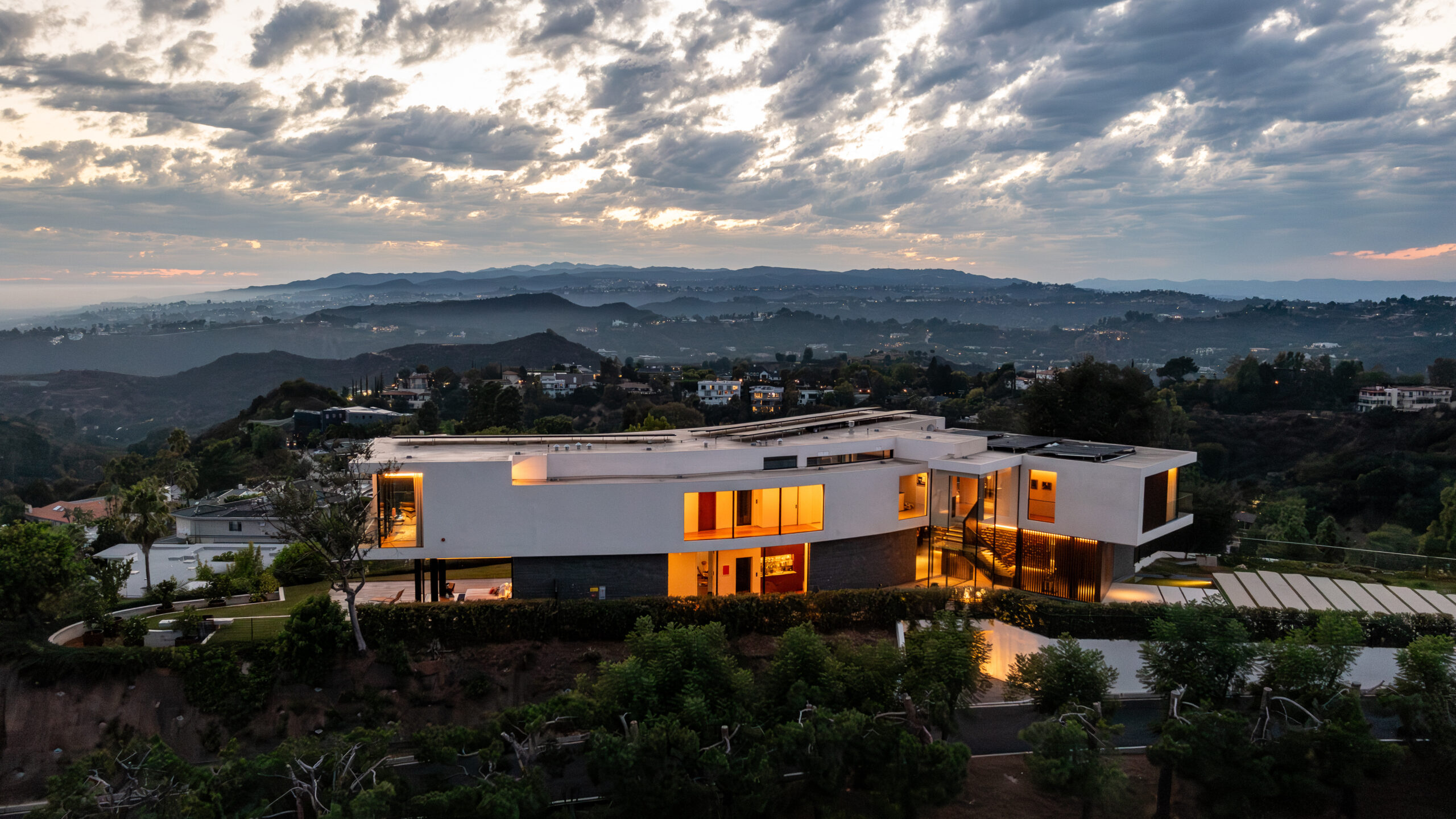 REZIDENCE BRIARCREST: MODERNÍ LUXUS V BEVERLY HILLS